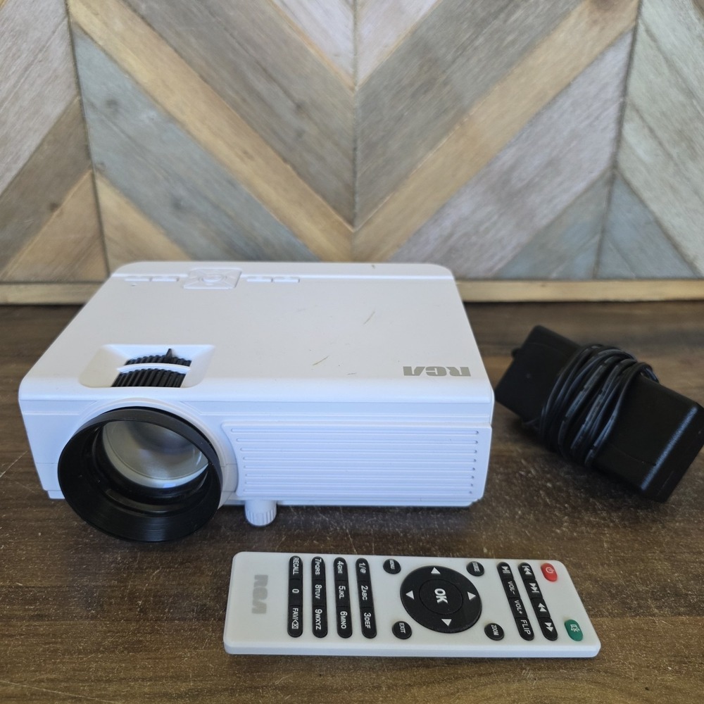 RCA Home Theater Projector White RPJ136-18HSC Includes Remote Tested & Works